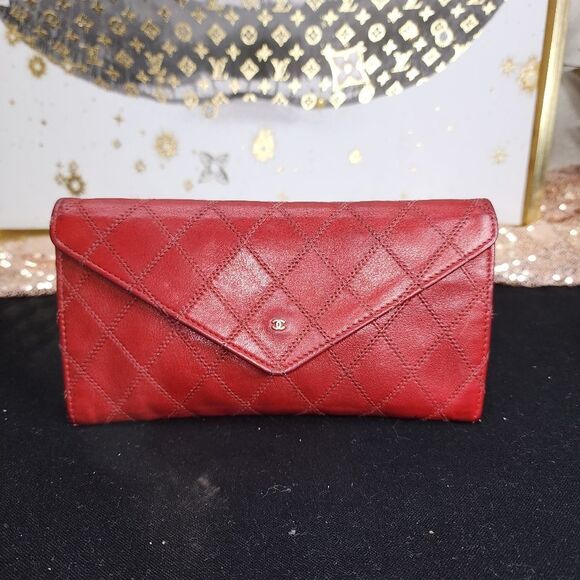 Authentic Chanel Lambskin Diamond Stitched Envelope Matlesse Wallet Red - Picture 5 of 16